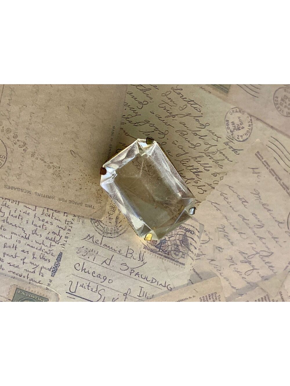 Vintage Elegant Gold-Tone Rectangular Glass Brooch Pin with Vintage Charm
